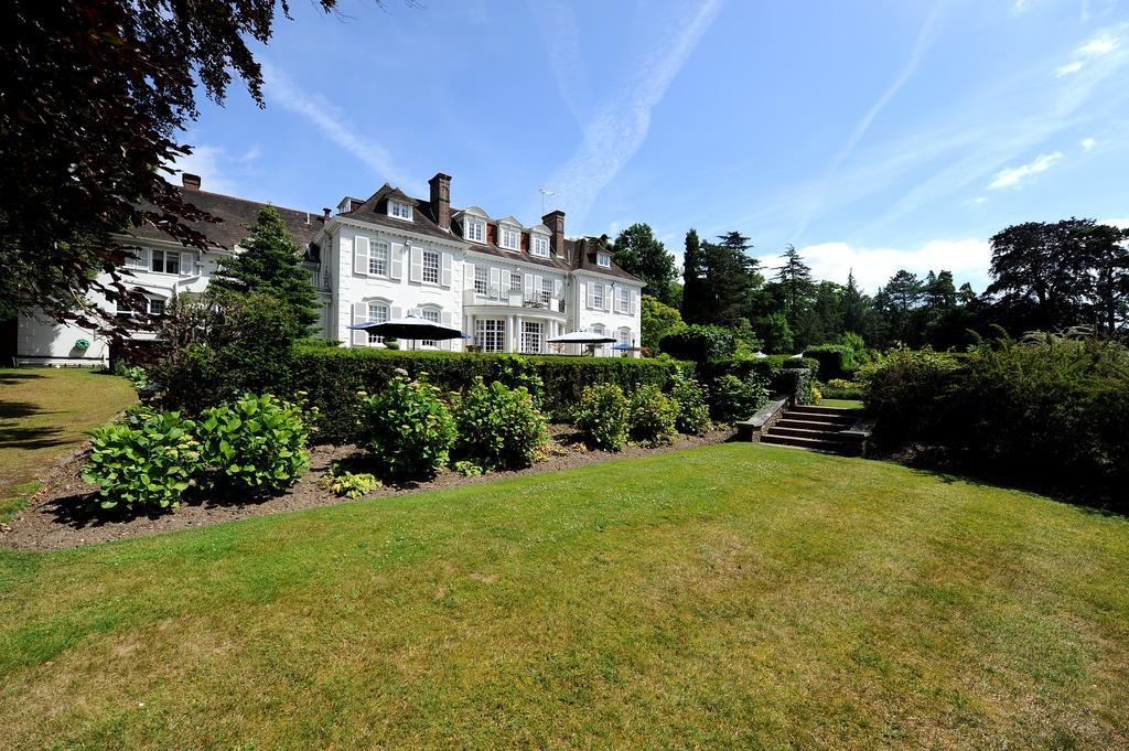 Gorse Hill Hotel Woking Exterior photo