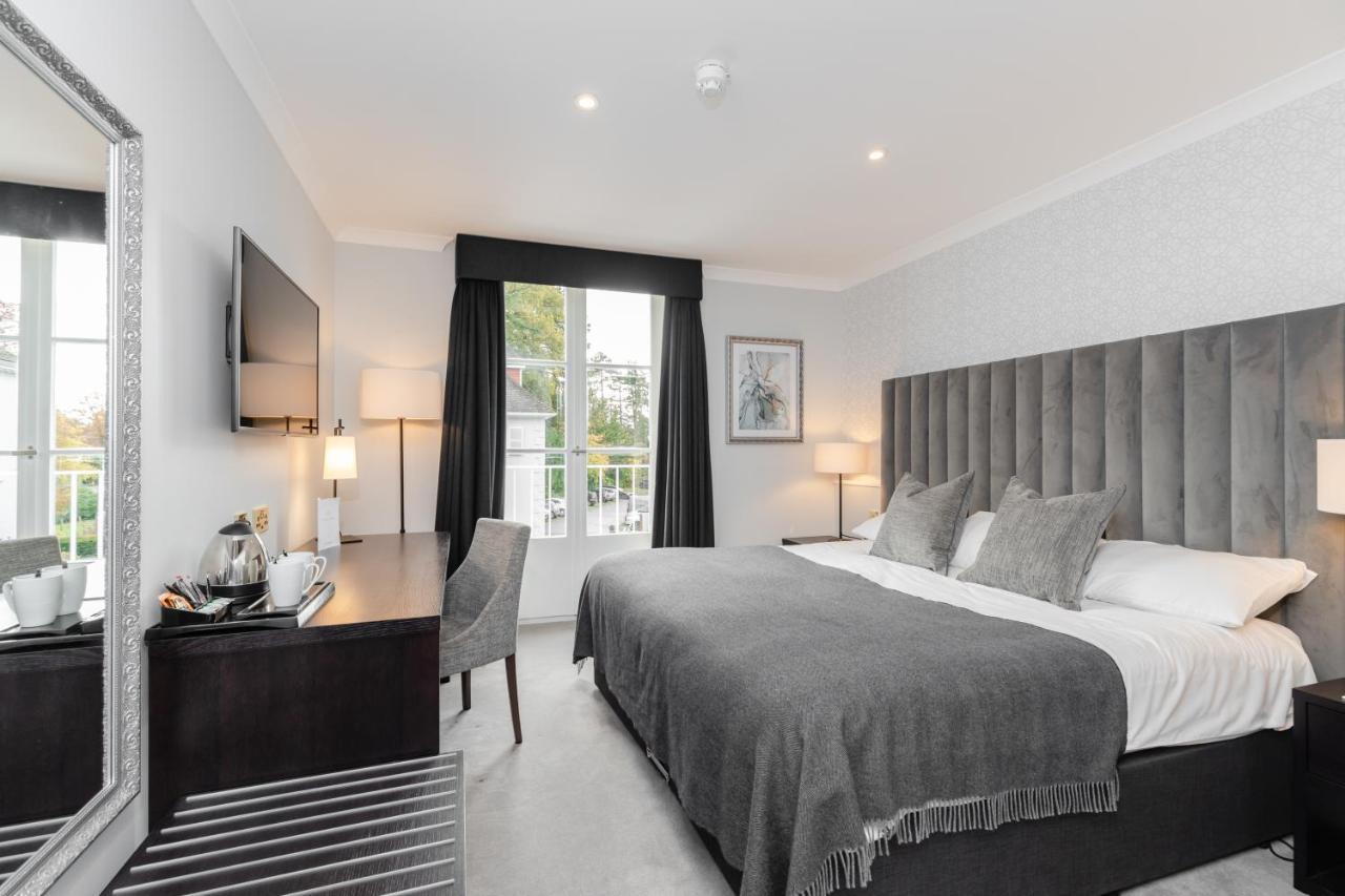 Gorse Hill Hotel Woking Exterior photo